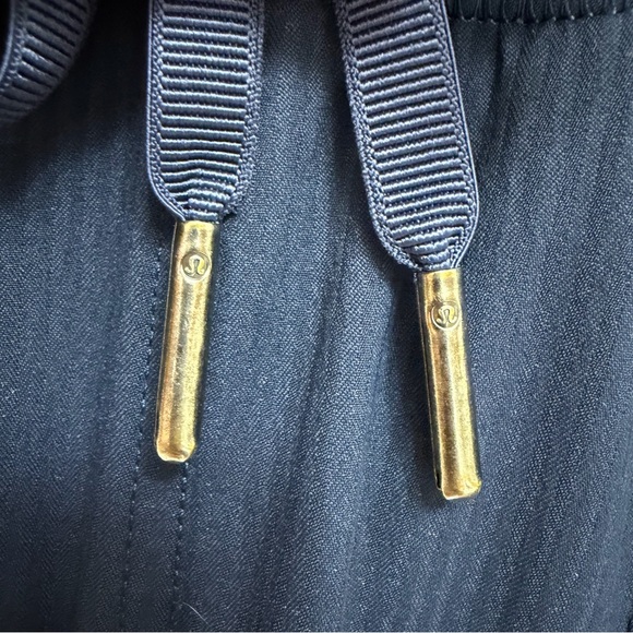 Lululemon Dance Studio Mid Rise Jogger Pant
True Navy Blue Size 4 - Picture 5 of 9